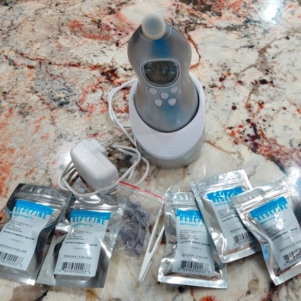MACRO Exfoliator Rodan and Fields machine and accessories